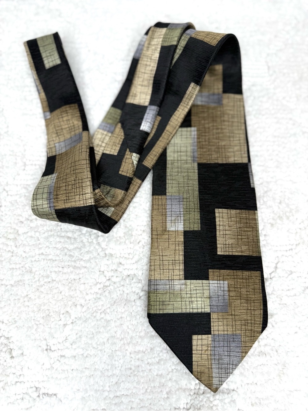 Essante Men’s 100% Silk Tie Black Tan Green Geometric Abstract Necktie